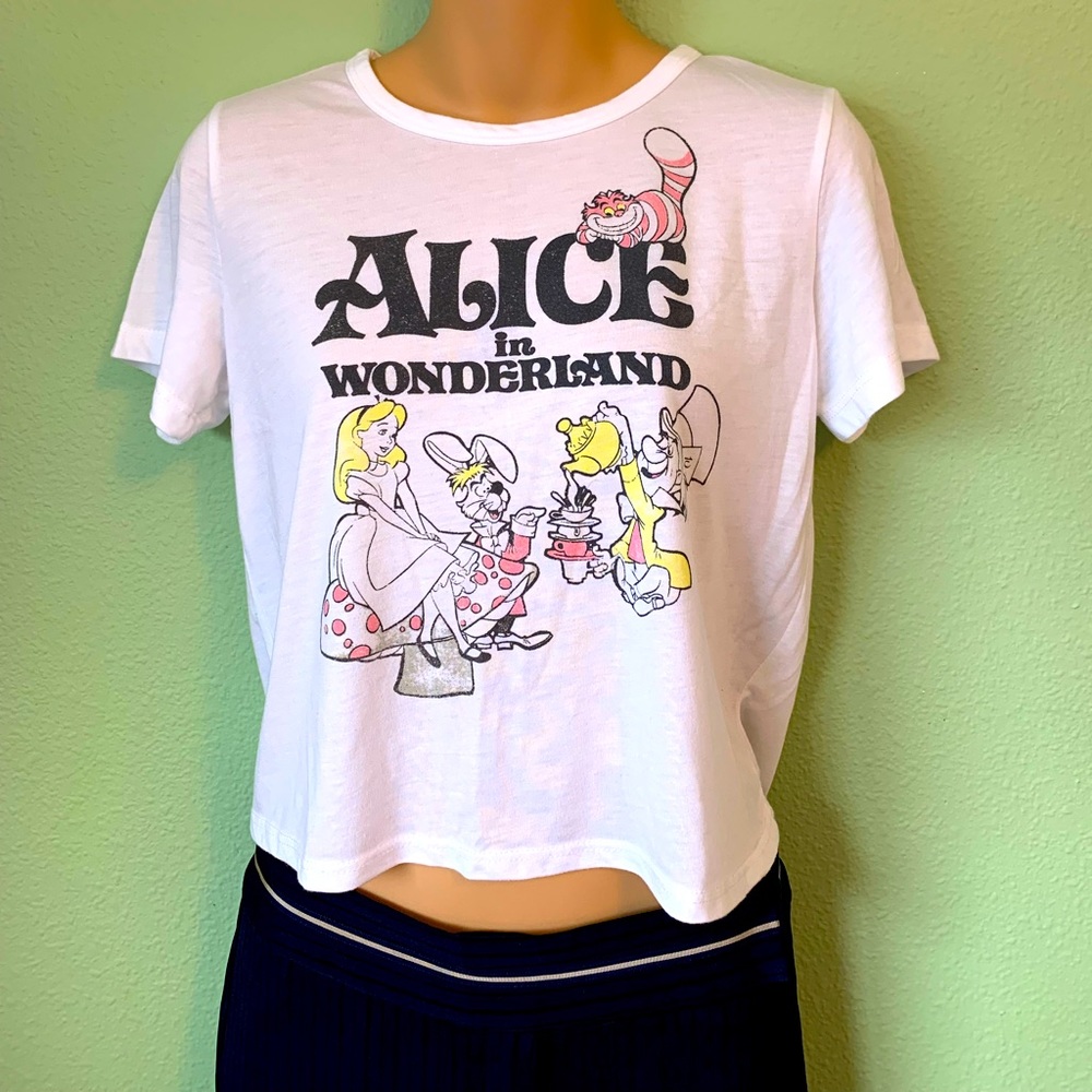 Alice in wonderland cropped shirt
